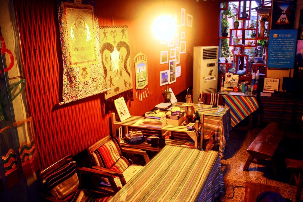Dengba Hostel Chengdu Branch Eksteriør billede